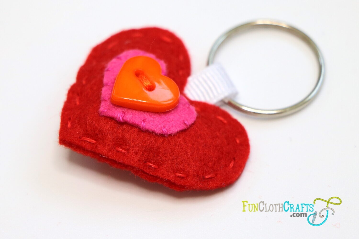 Felt Heart Keychain Craft Made by Kids
by Fun Cloth Crafts