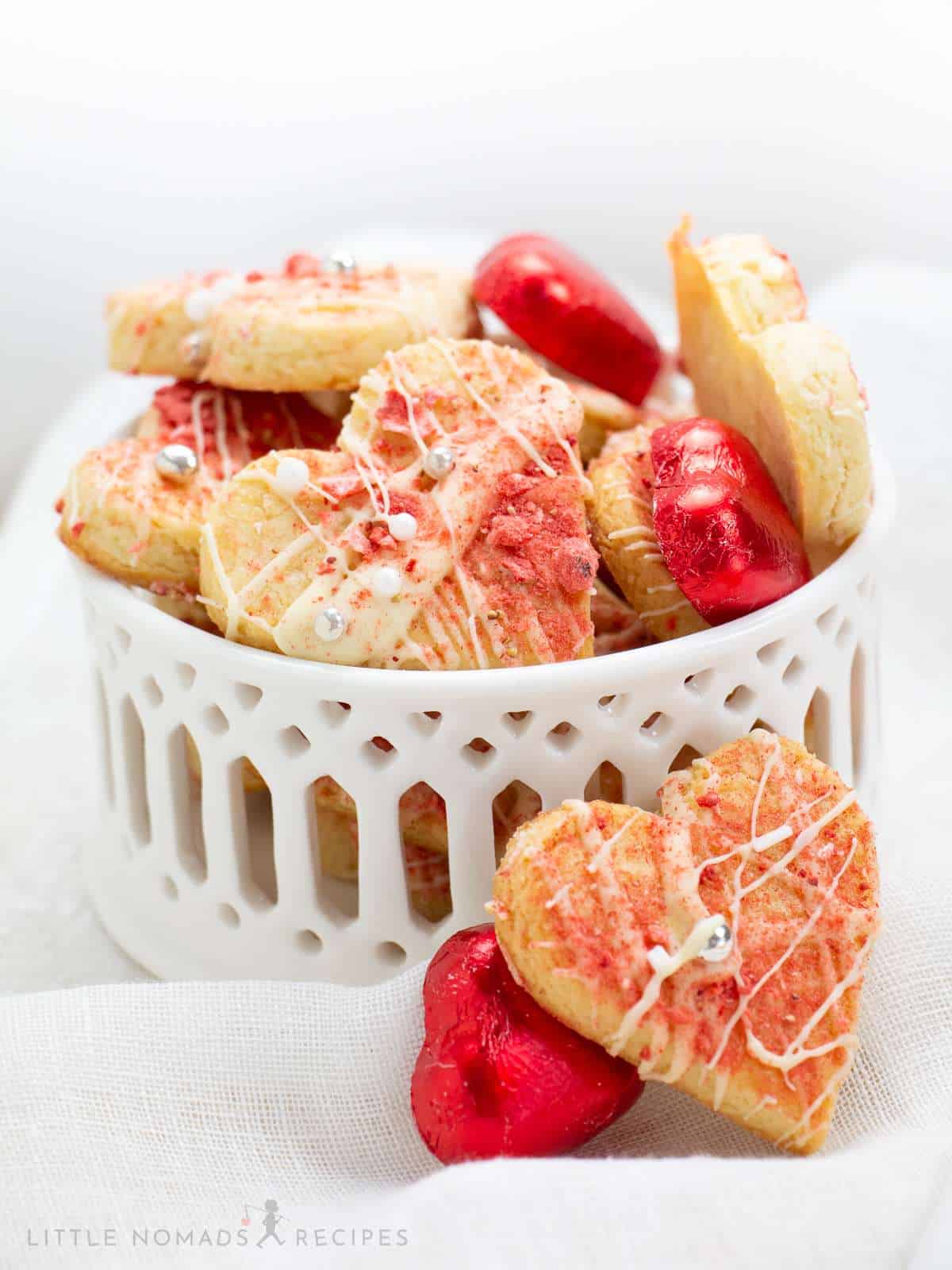 Heart Strawberry & White Chocolate Cookies by Little Nomads Recipes