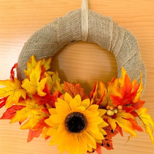 DIY Burlap Wreath for Fall hanging on the door. Feature image