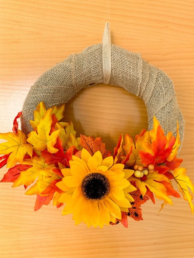 DIY Burlap Wreath for Fall hanging on the door. Feature image